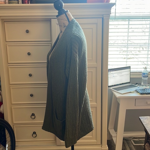 Open front knitted cardigan in olive green - Picture 2 of 6